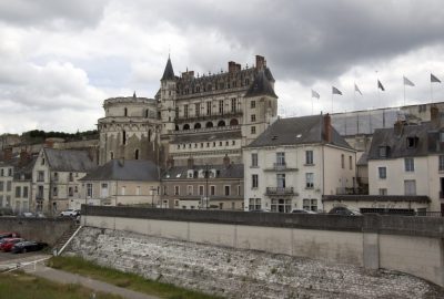 Château d'Amboise vu de la Loire. Photo © André M. Winter