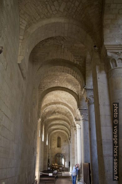 Un bas-côté de l'église abbatiale de Sant'Antimo. Photo © André M. Winter