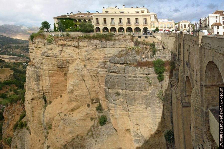 Parador de Ronda et le Puente Nuevo. Photo © André M. Winter