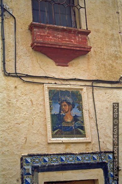 Azulejo coloré sur la Casa del Rey Moro. Photo © Alex Medwedeff