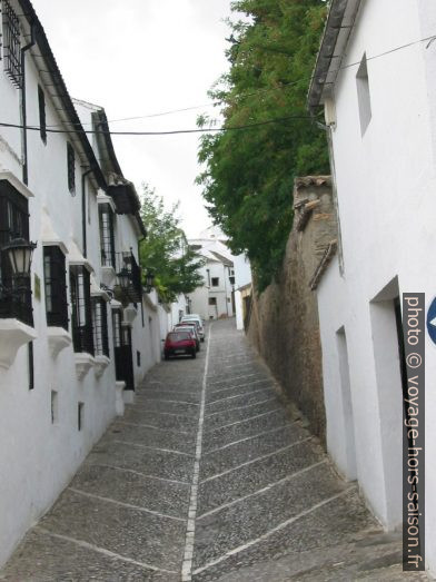 Rue à Ronda. Photo © Alex Medwedeff