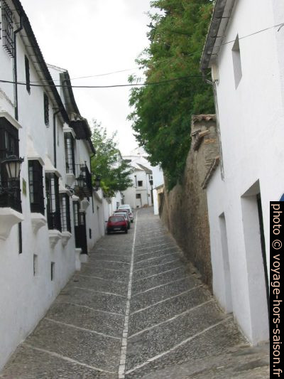 Rue à Ronda. Photo © Alex Medwedeff