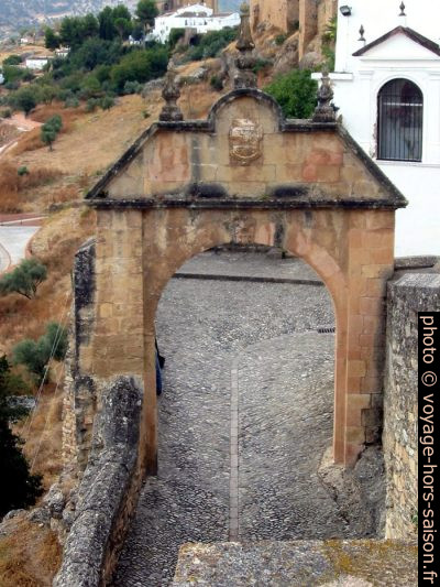 Puerta Felipe V. Photo © Alex Medwedeff