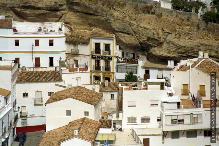 Les maisons de la Calle de la Mina à Setenil de las Bodegas. Photo © André M. Winter