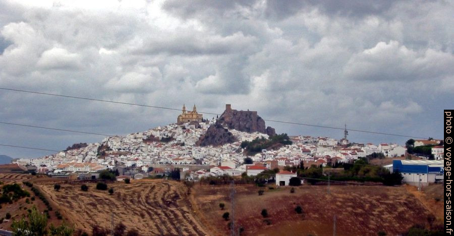 Olvera sur sa colline. Photo © André M. Winter