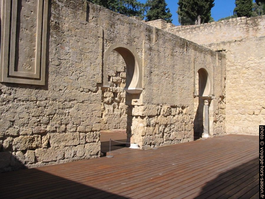 Mur dans le Dar Al-Wuzara. Photo © André M. Winter