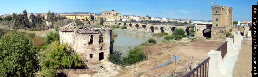 Mezquita, Puente Romano e Torre de la Calahorra. Photo © André M. Winter
