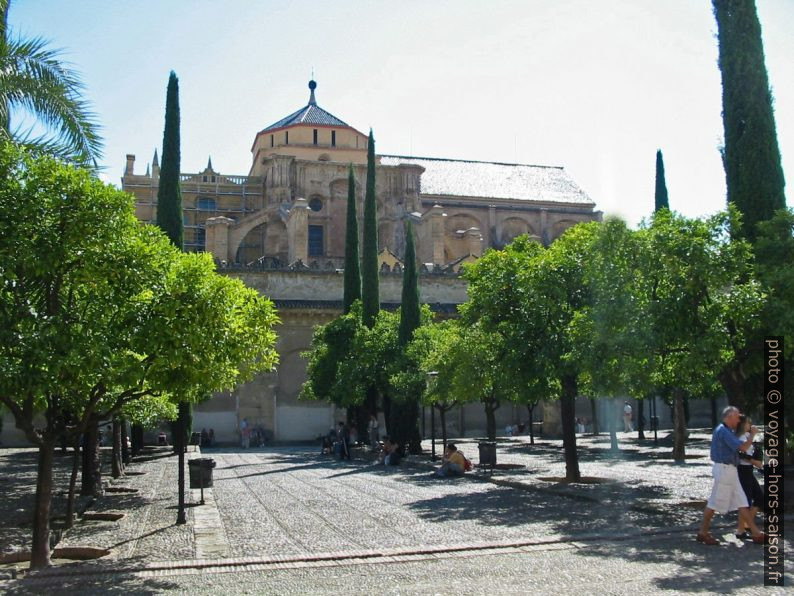 La Catedral de Córdoba e Patio de los Naranjos. Photo © André M. Winter