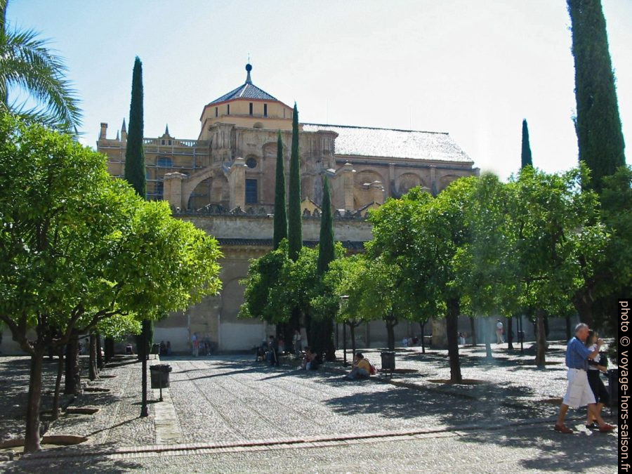 La Catedral de Córdoba e Patio de los Naranjos. Photo © André M. Winter