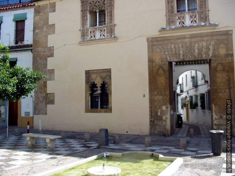 Devant la synagogue de Córdoba. Photo © André M. Winter