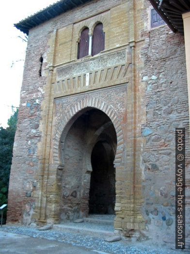 La Puerta del Vino. Photo © André M. Winter