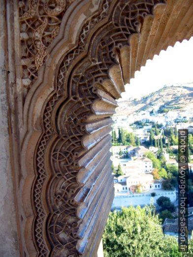 Détail d'un arc du Partal. Photo © André M. Winter