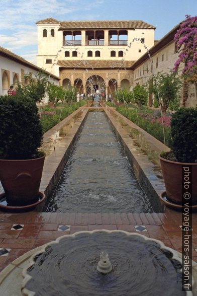 Patio de la Acequia dans le Palacio del Generalife. Photo © Alex Medwedeff