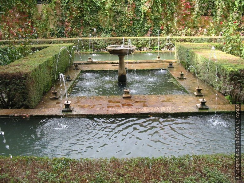 Fontaines et bassins du Patio de la Sultana. Photo © André M. Winter