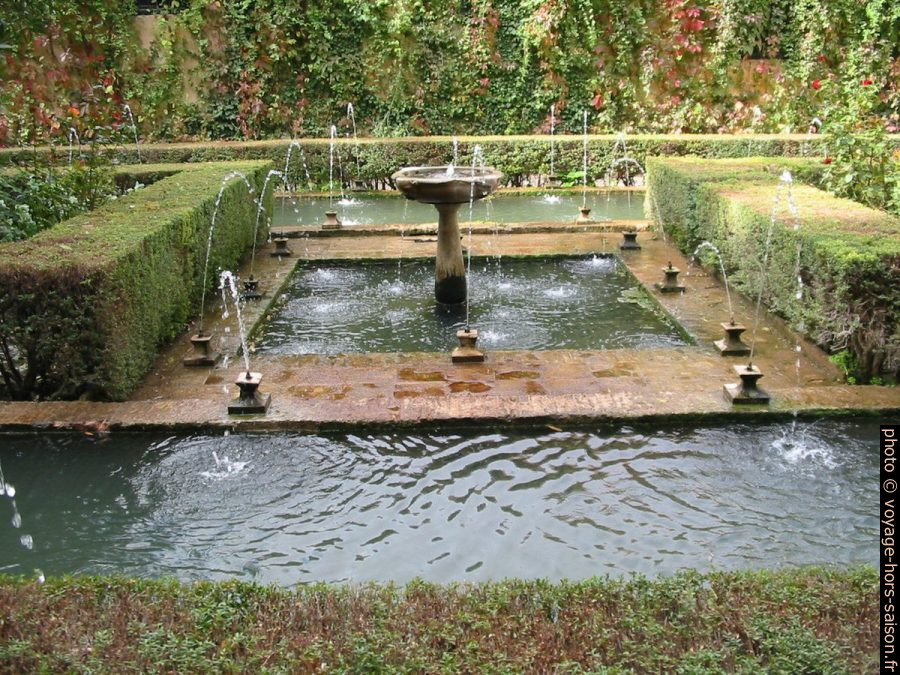 Fontaines et bassins du Patio de la Sultana. Photo © André M. Winter