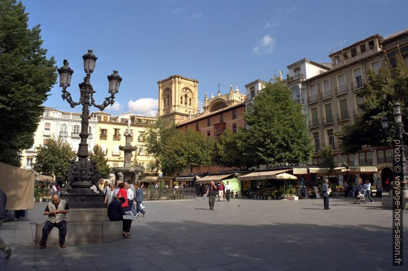 Plaza Bib-Rambla. Photo © Alex Medwedeff