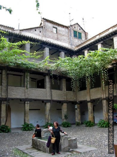 Cour du Corral del Carbón. Photo © André M. Winter