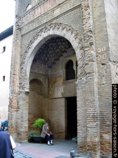 Entrée du Corral del Carbón. Photo © André M. Winter