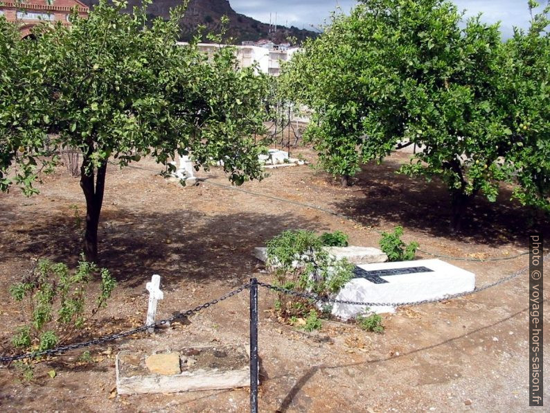 L'ancien cimetière d'Álora. Photo © André M. Winter