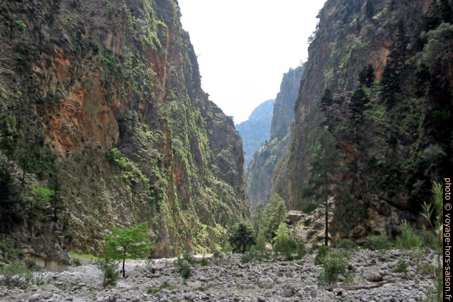 Paysage dans les Gorges de Samaria. Photo © André M. Winter
