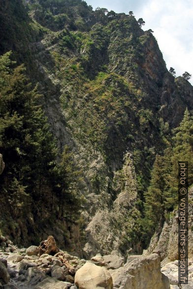 Parois rocheuses des Gorges de Samaria. Photo © André M. Winter