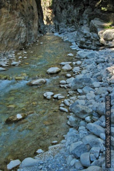 La rivière à la sortie des Portes de Fer. Photo © André M. Winter