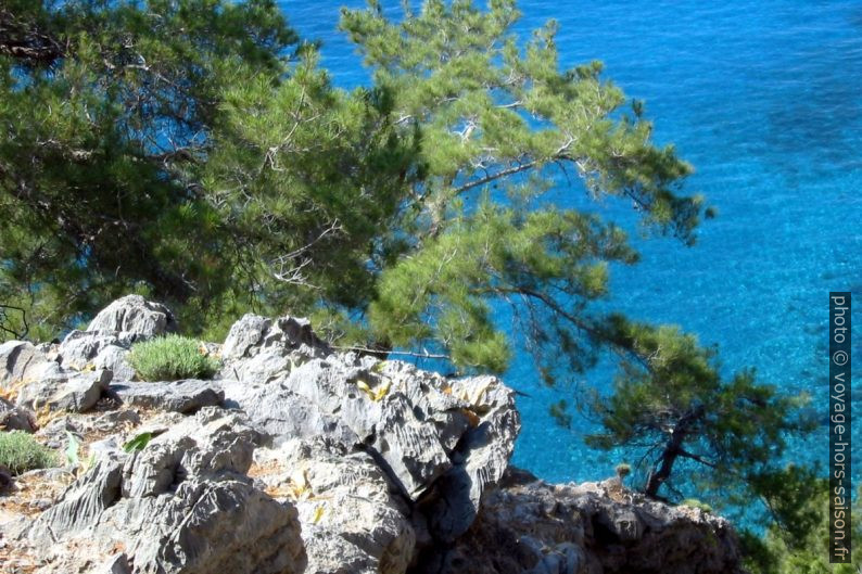 Le bleu de la Mer de Libye rappelle la Côte d'Azur. Photo © André M. Winter