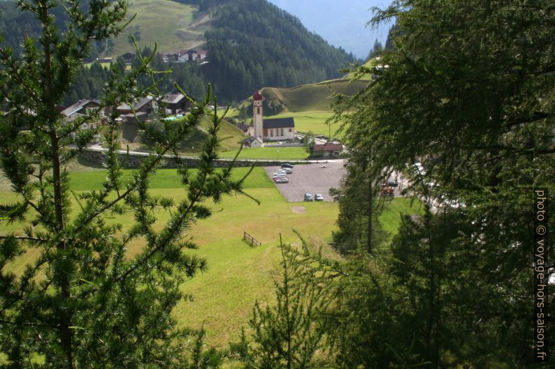 Le parking de Niederthai vu d'un peu plus haut. Photo © André M. Winter