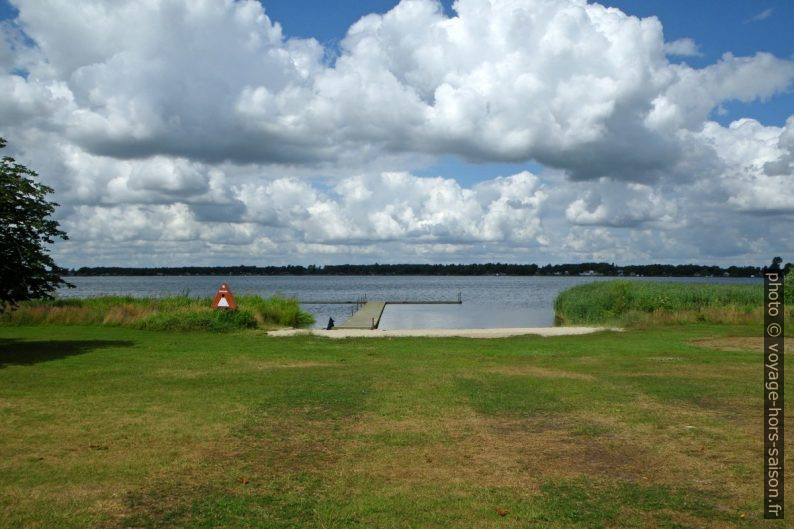 Plage au lac Sunds Sø. Photo © André M. Winter