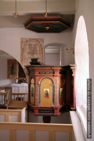 Chaire à prêcher de la Lodbjerg Kirke. Photo © André M. Winter