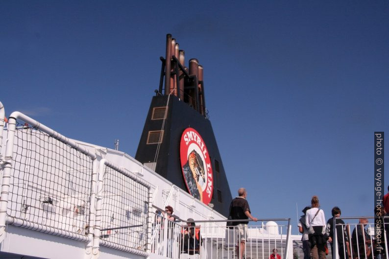 Chemiée du ferry Norröna. Photo © André M. Winter