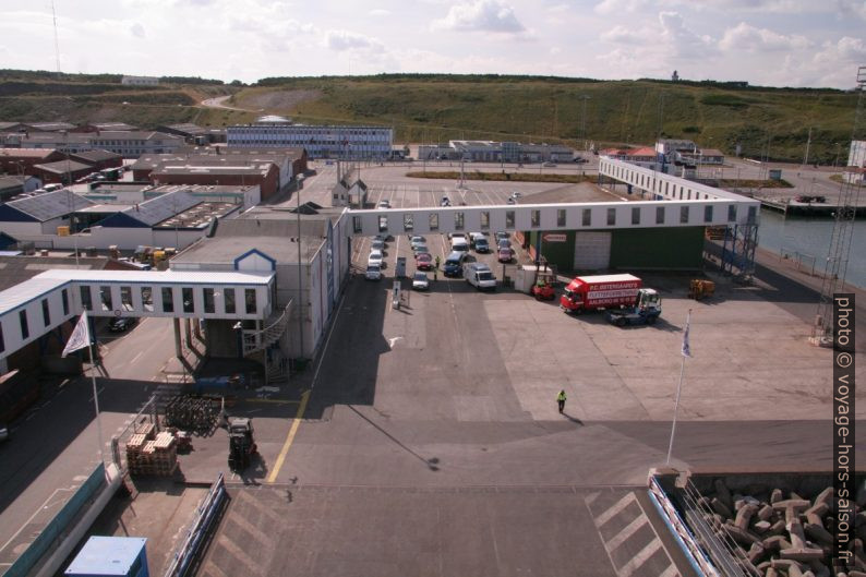 Passerelles et accès véhicules au port de Hanstholm. Photo © André M. Winter