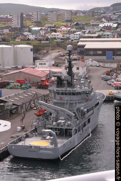Assistance militaire aux pêcheurs Brimil à Tórshavn. Photo © André M. Winter