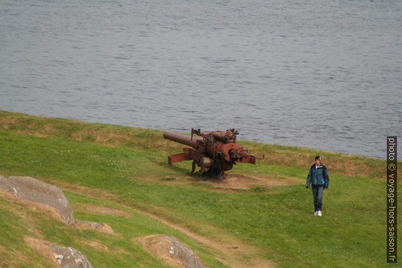 Canon britannique sur la Forteresse Skansin à Tórshavn. Photo © André M. Winter