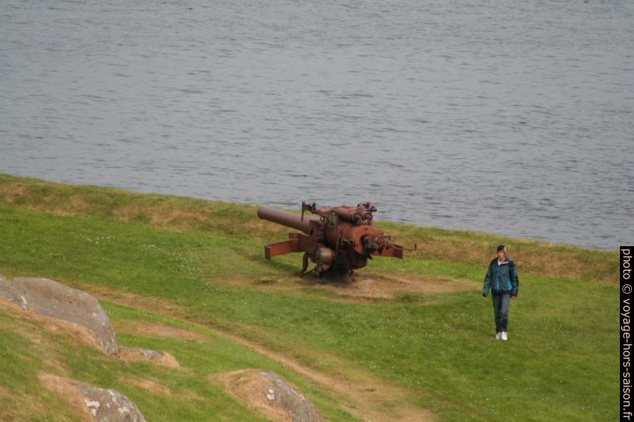 Canon britannique sur la Forteresse Skansin à Tórshavn. Photo © André M. Winter
