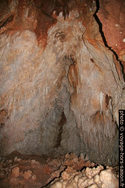 Stalactites dans la Grotte de Toirano. Photo © André M. Winter