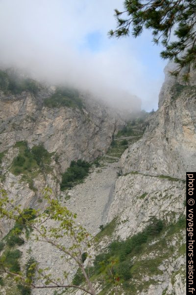 Remontée du Sentiero degli Alpini dans le Col de l'Incise. Photo © André M. Winter