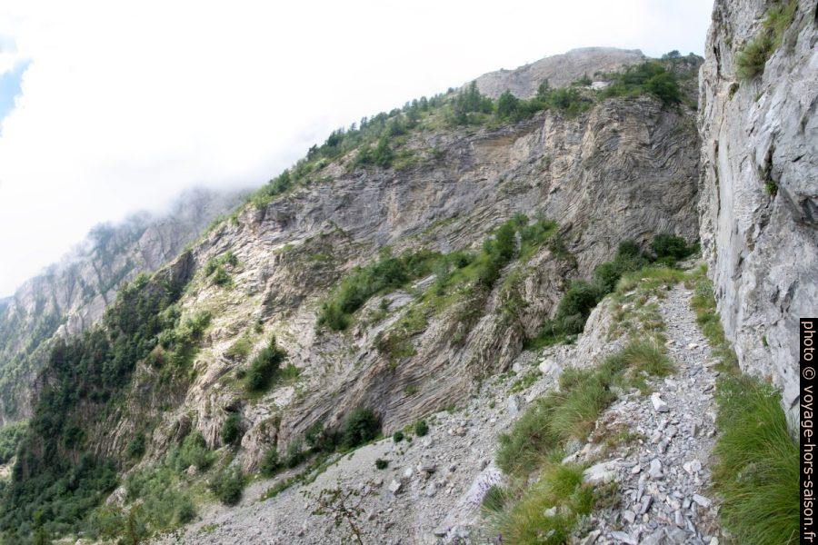 Sentiero degli Alpini avant la remontée dans le Col de l'Incise. Photo © André M. Winter
