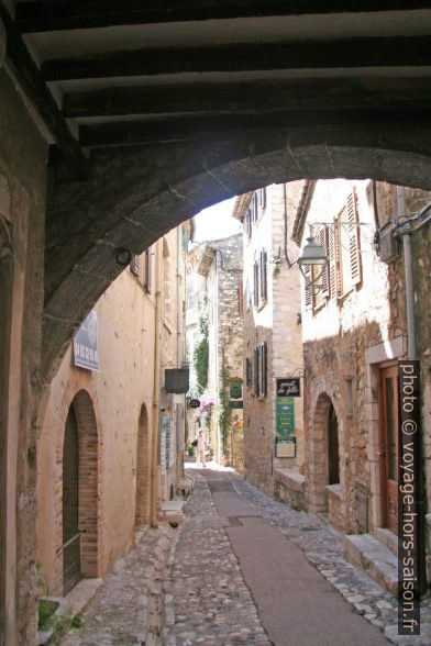 Ruelle dans le vieux Saint-Paul. Photo © Alex Medwedeff