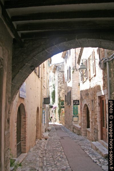 Ruelle dans le vieux Saint-Paul. Photo © Alex Medwedeff