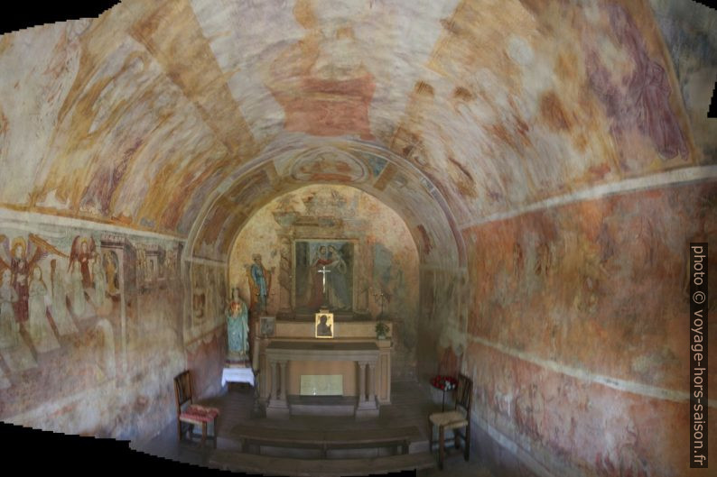 Peintures dans la Chapelle Sainte-Elisabeth au sud de Vence. Photo © André M. Winter