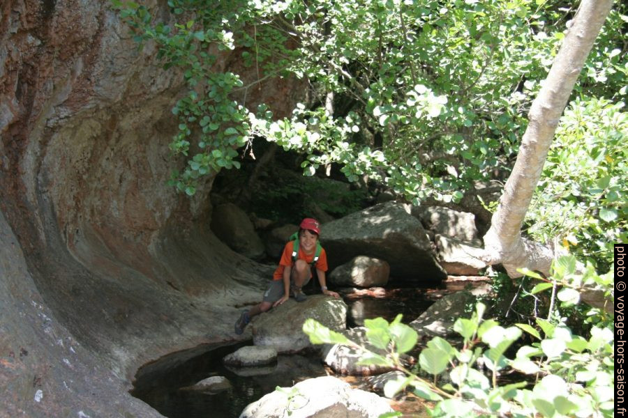 Nicolas dans le dernier canyon des Gorges du Blavet. Photo © Alex Medwedeff