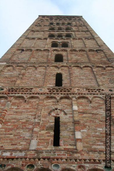 Campanile dell'Abbazia di Pomposa. Photo © André M. Winter