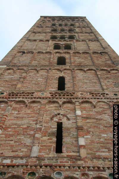 Campanile dell'Abbazia di Pomposa. Photo © André M. Winter