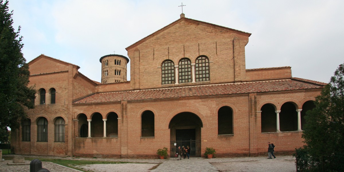 La Basilique SaintApollinaire in Classe Voyage Hors Saison