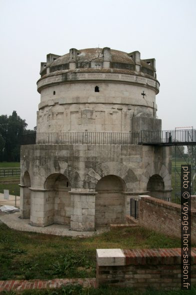 Mausoleo di Teodorico. Photo © André M. Winter