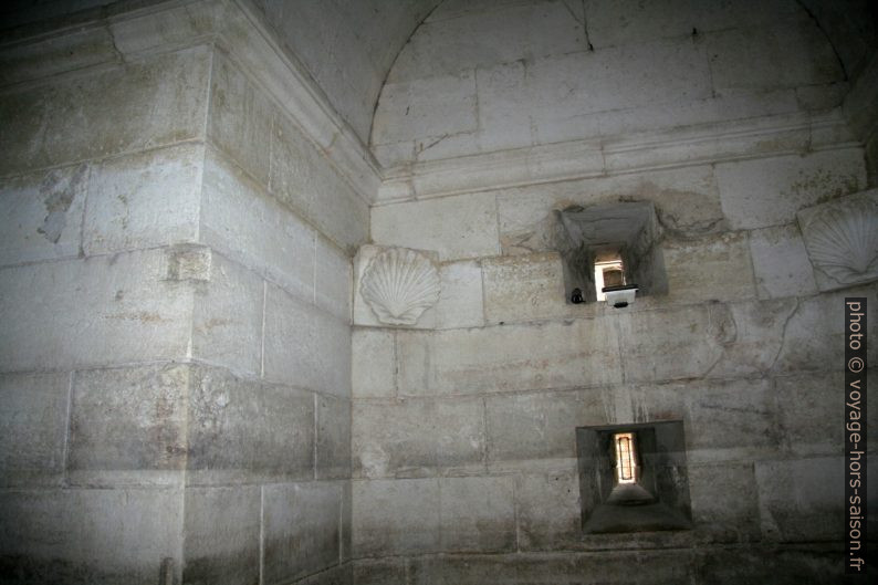 Décor de la chambre basse du Mausolée de Théodoric. Photo © André M. Winter