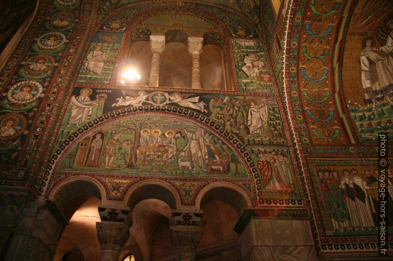 Mosaïques byzantines dans la Basilique Saint-Vital. Photo © André M. Winter