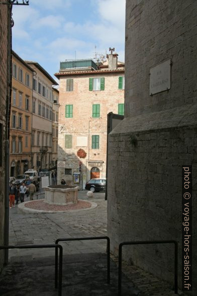 Piazza Giordano Bruno. Photo © André M. Winter