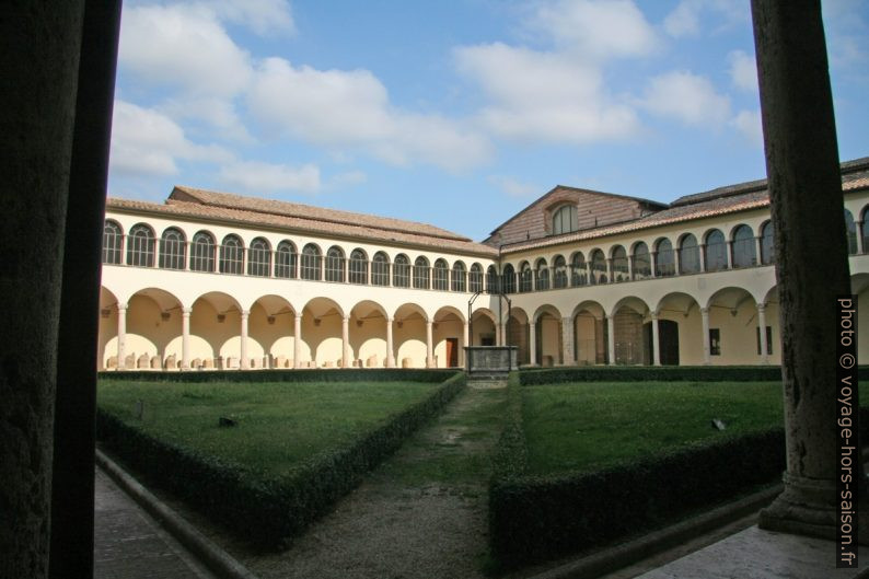 Chiostro dell'ex convento di San Domenico. Photo © André M. Winter